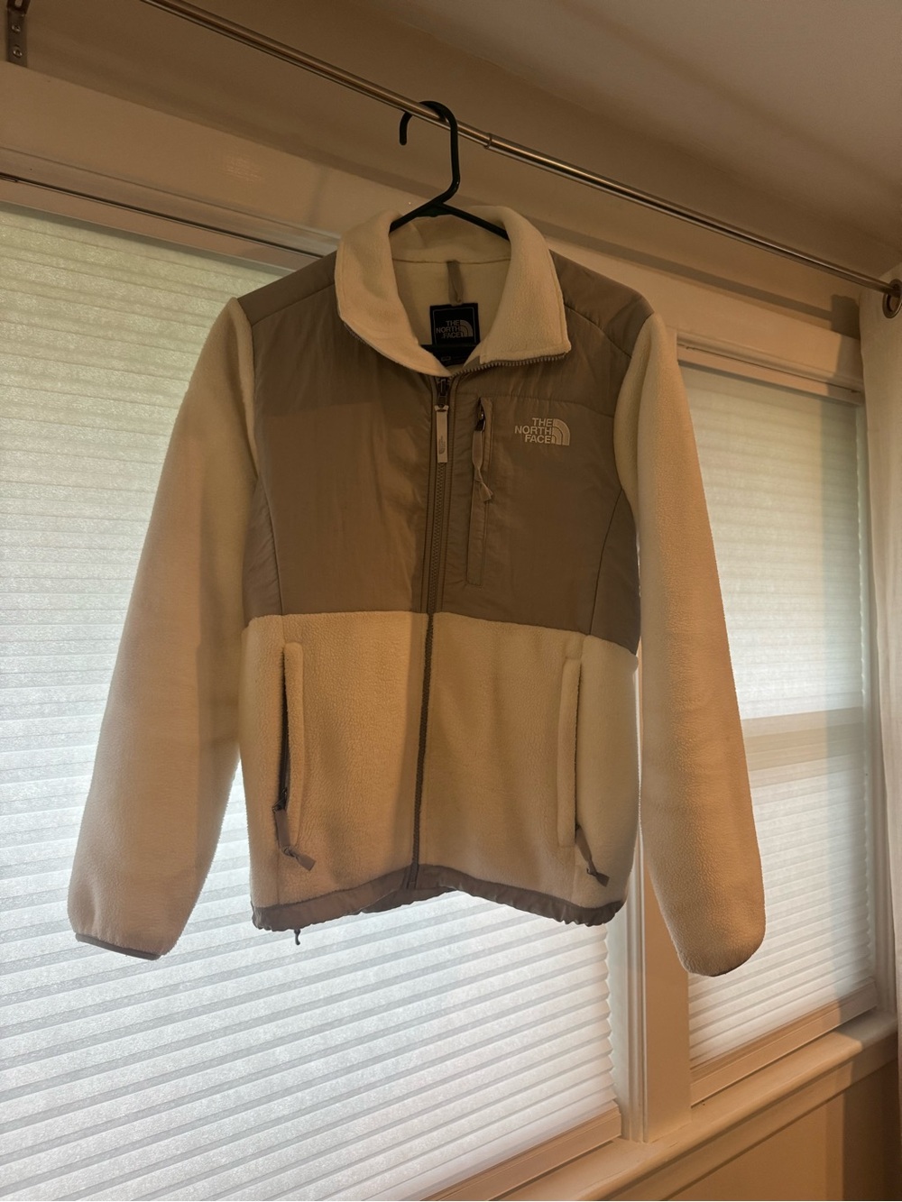 The North Face Women's White & Gray Denali Fleece Jacket